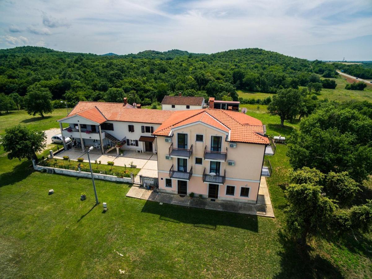 Lovely House Lindi In Porec Bagian luar foto