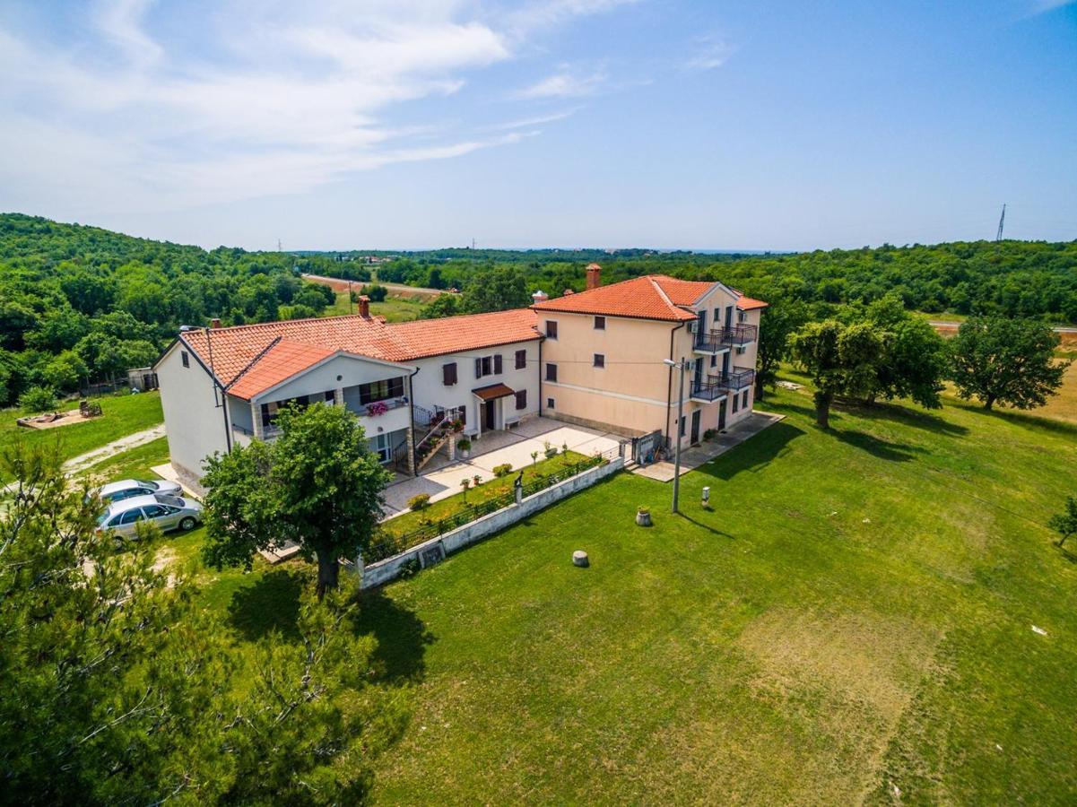 Lovely House Lindi In Porec Bagian luar foto