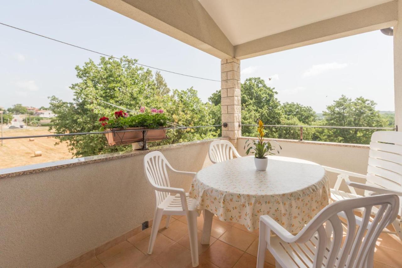 Lovely House Lindi In Porec Bagian luar foto