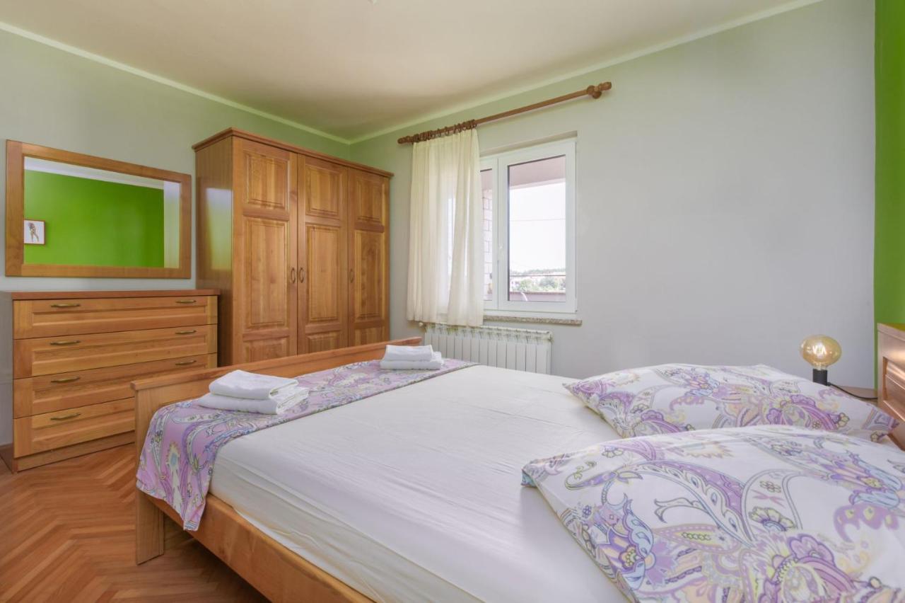 Lovely House Lindi In Porec Bagian luar foto