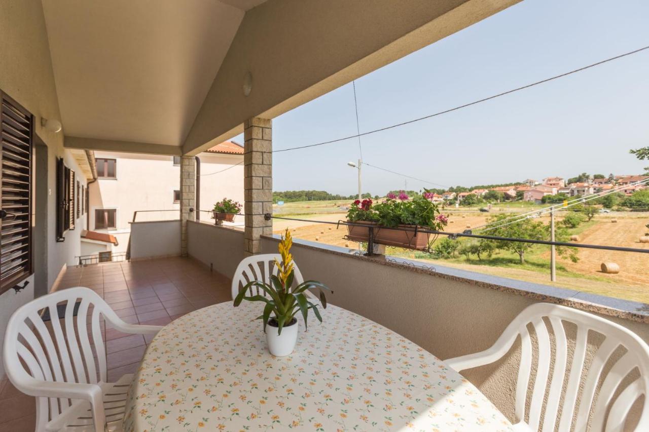 Lovely House Lindi In Porec Bagian luar foto