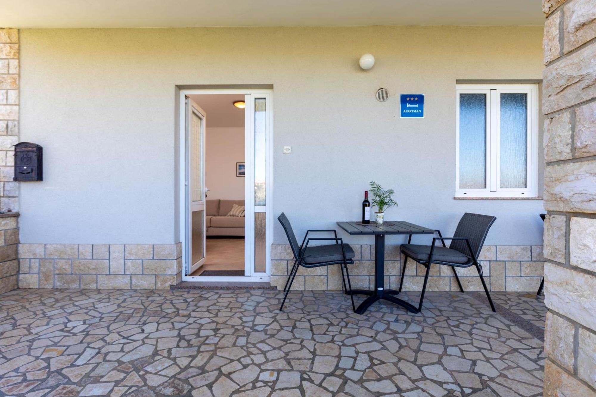 Lovely House Lindi In Porec Bagian luar foto